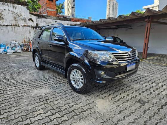 TOYOTA HILUX SW4 2.7 SR 4X2 16V FLEX 4P AUTOMÁTICO TOYOTA HILUX SW4 2.7 SR 4X2 16V FLEX 4P AUTOMÁTICO